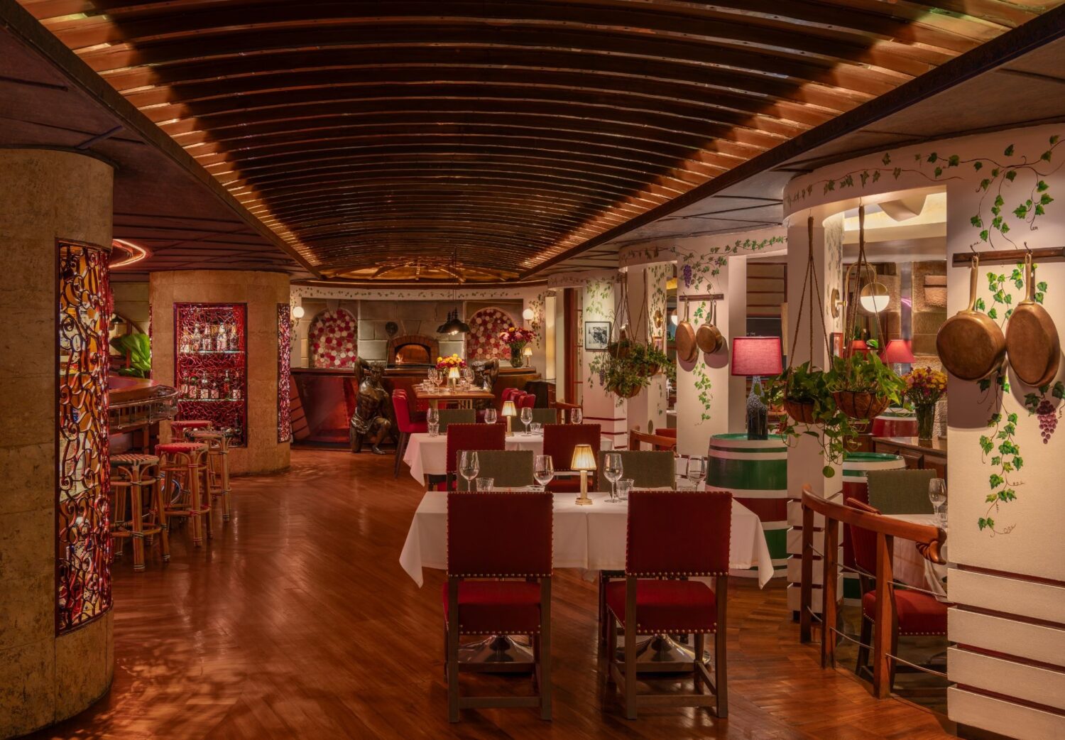 GASTON  Bistro & Bar Grand Hyatt Erawan Bangkok restaurant